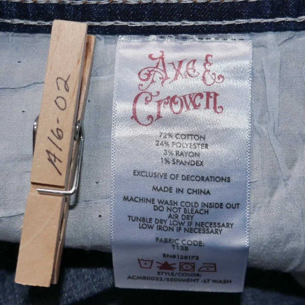 Axe and Crown Embroidered Jean Shorts Men's Size 36 Y2K Thick Stitch Jorts NWT